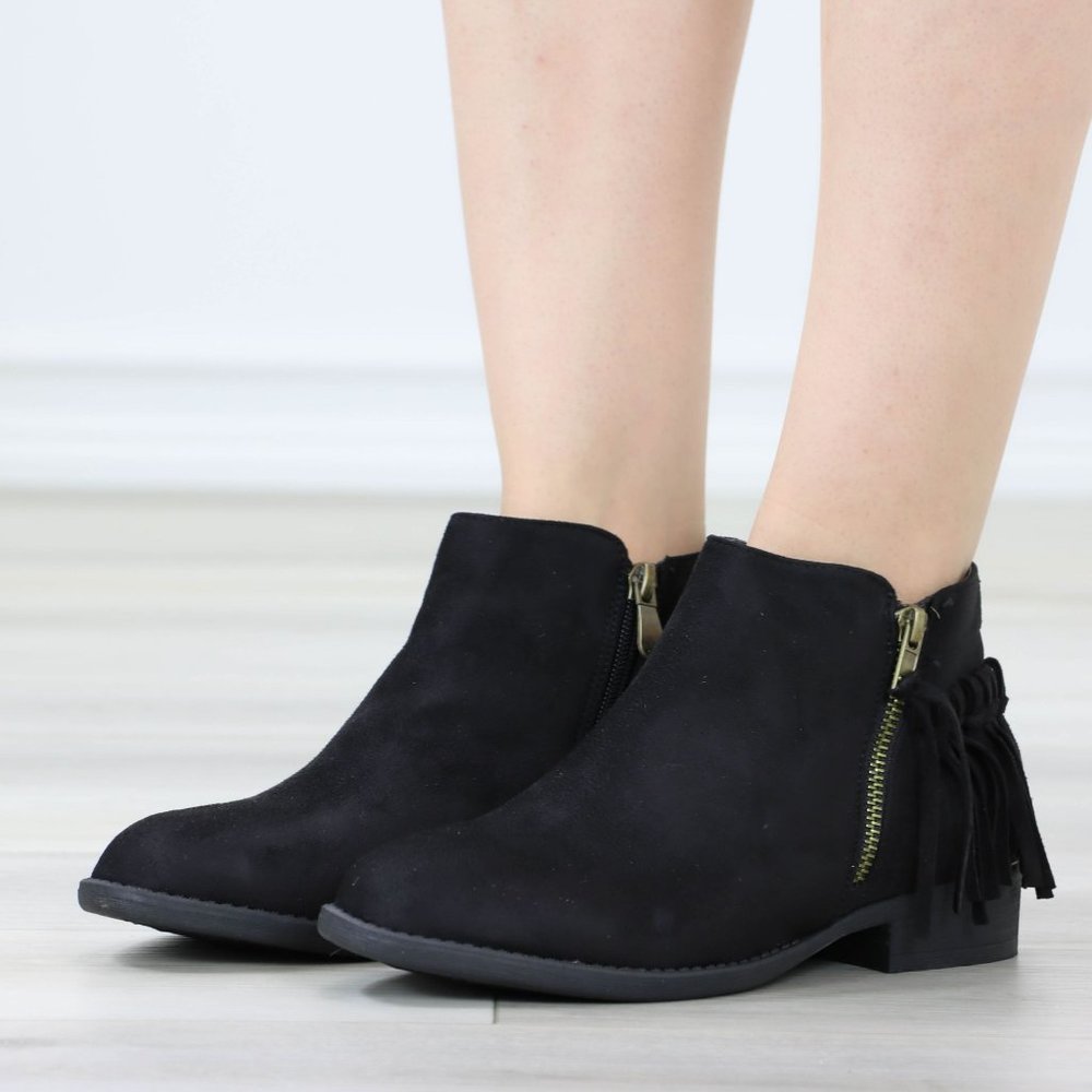 Black Suede Boots Tassel Flat Heel Round Toe Ankle Booties Flats - Picture 12 of 12